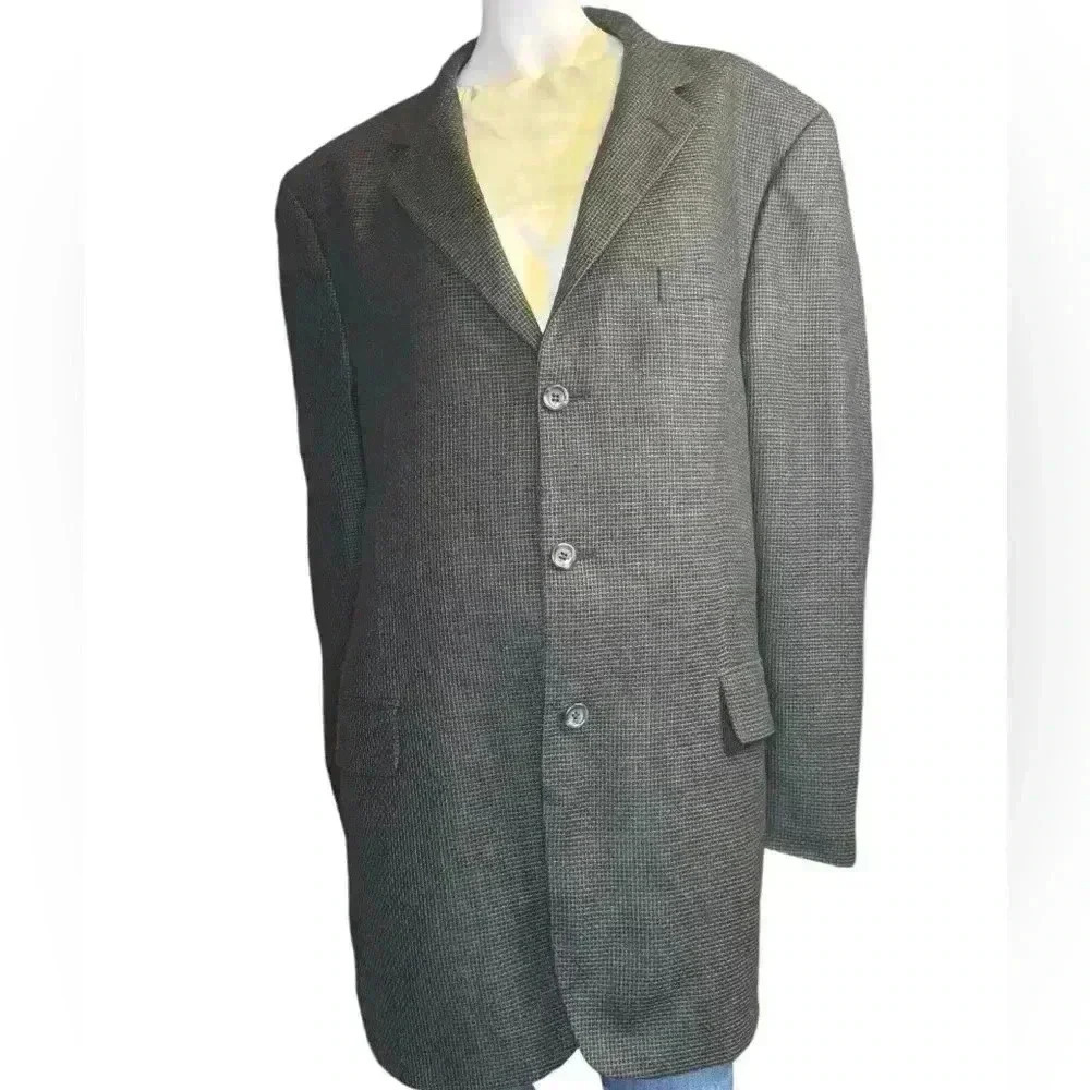 Jos A Bank Vintage Signature Collection Men’s Gray Plaid Wool Blazer Jacket.